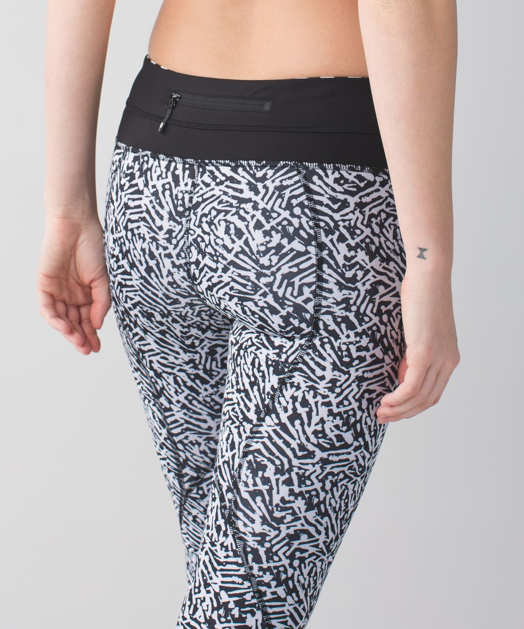 Lululemon Run Inspire Crop II Luxtreme Leggings (4)